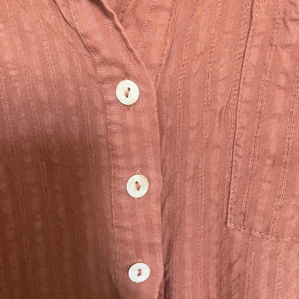 Women's Rust Button-Up Top - Picture 3 of 6